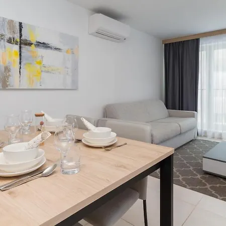 Garden Palace - Sunny Apartment