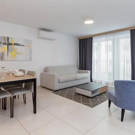 Garden Palace - Sunny Apartment *