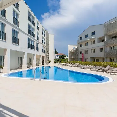 Garden Palace - Sunny Apartment